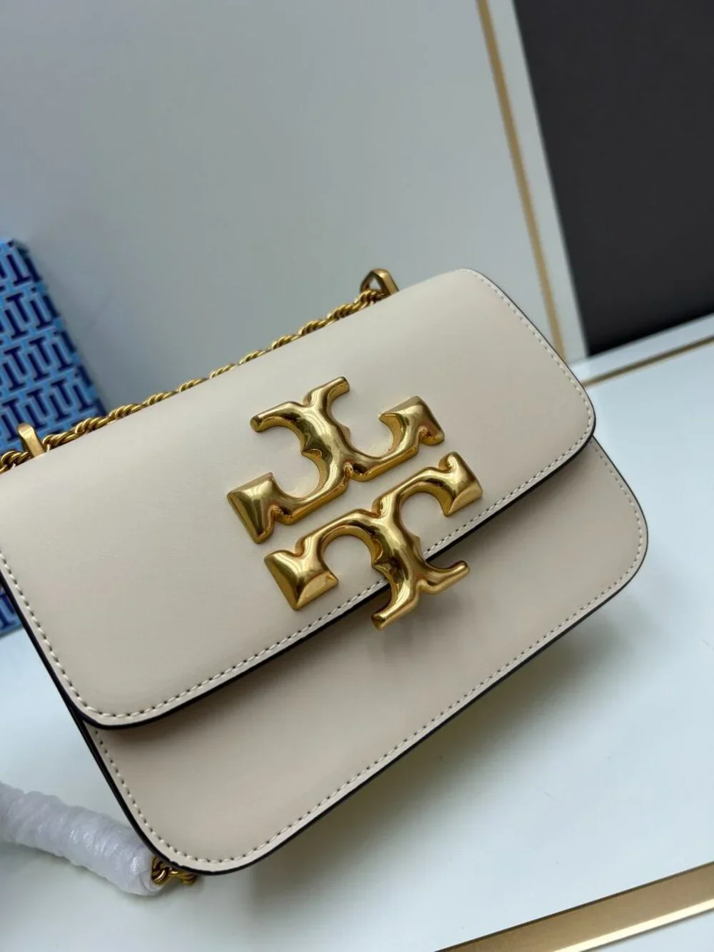 Eleanor Medium Cream Smooth Leather Adjustable Gold Twist Chain Crossbody Bag